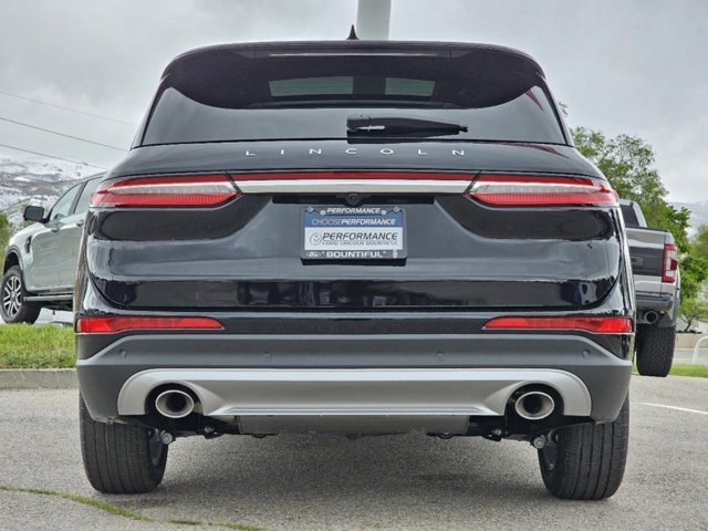 Vehicle image 18 of 34