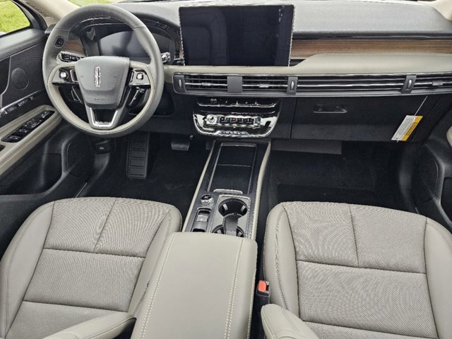 Vehicle image 24 of 34