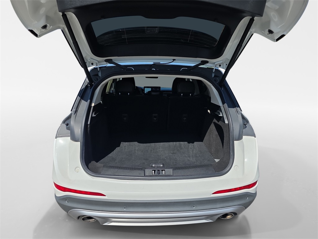 2024 Lincoln Corsair Reserve Image 13 of 28