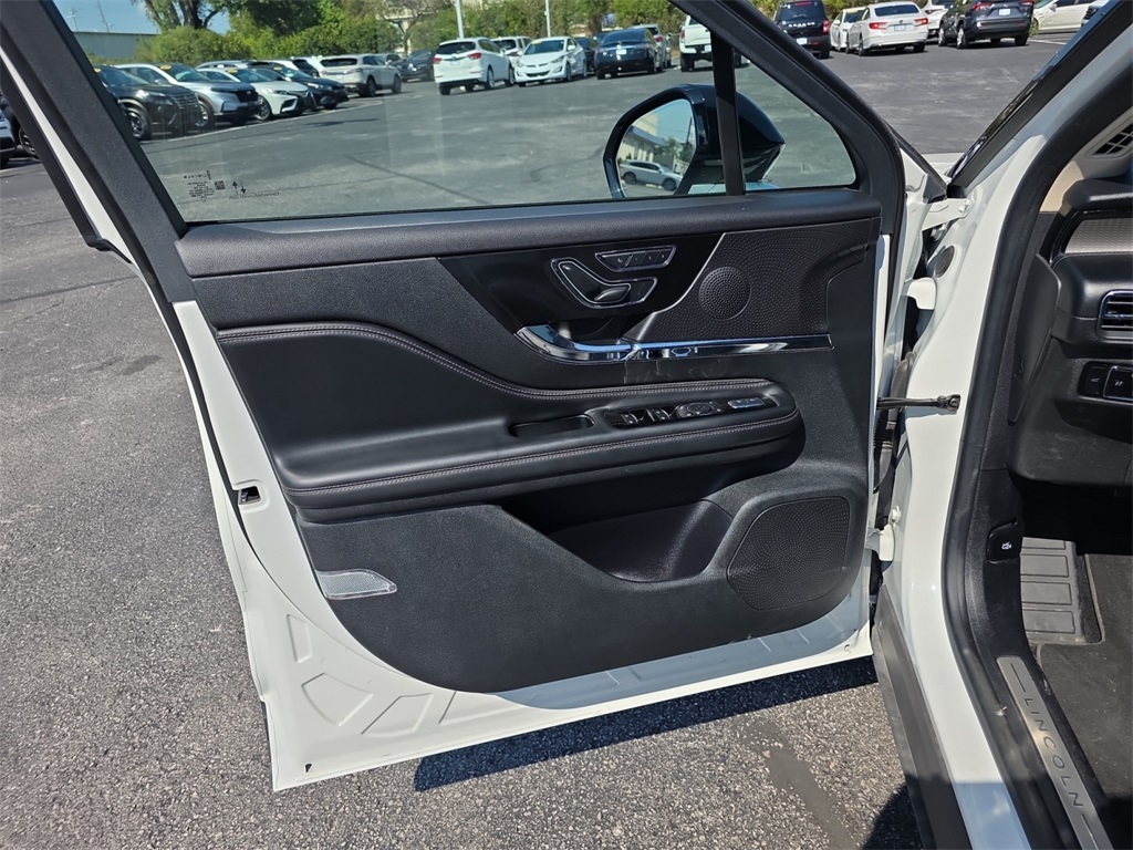 2024 Lincoln Corsair Reserve Image 18 of 28