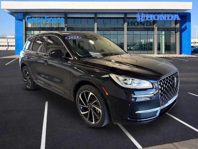 2024 Lincoln Corsair Grand Touring Image 2 of 21