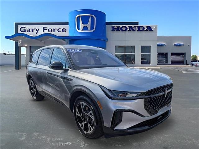 2024 Lincoln Nautilus Premiere Image 2 of 22