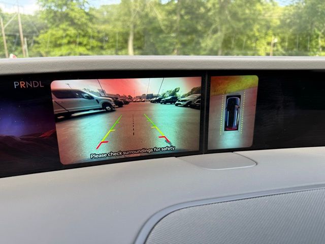Vehicle image 41 of 42