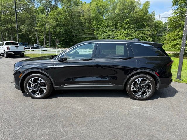 Vehicle image 8 of 42