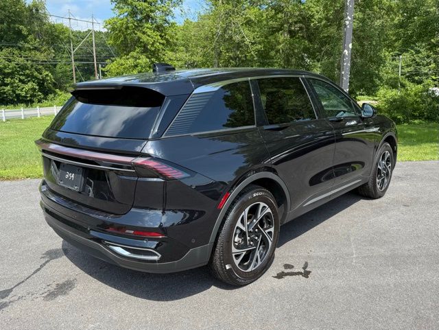 Vehicle image 6 of 42