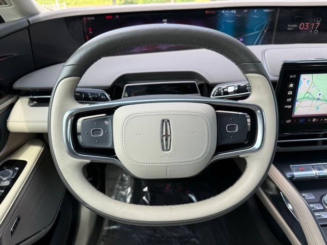 Vehicle image 19 of 42