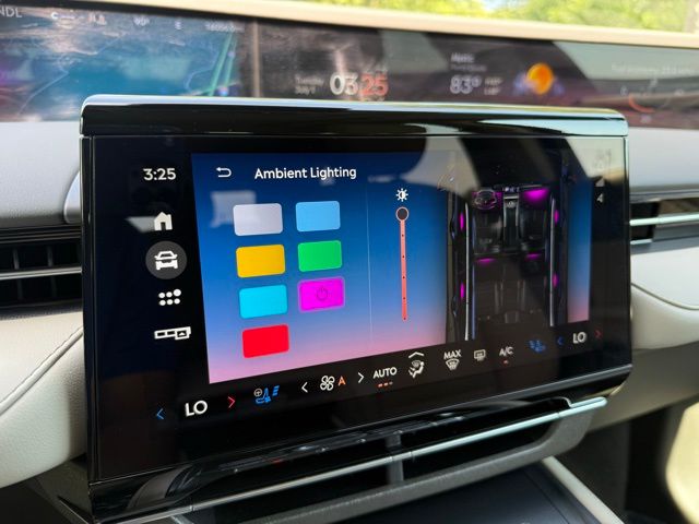 Vehicle image 29 of 42