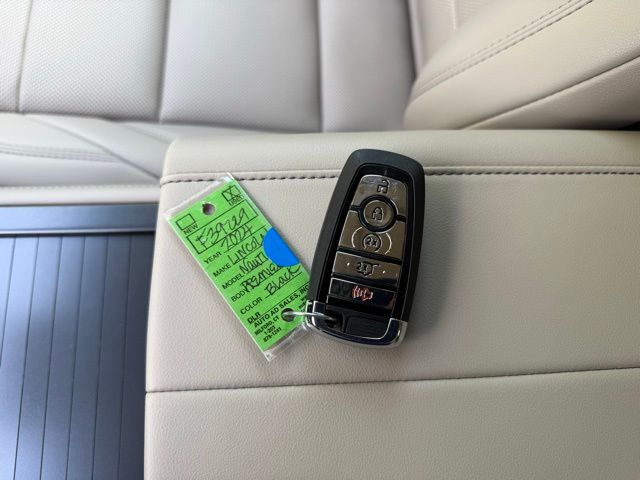 Vehicle image 37 of 42