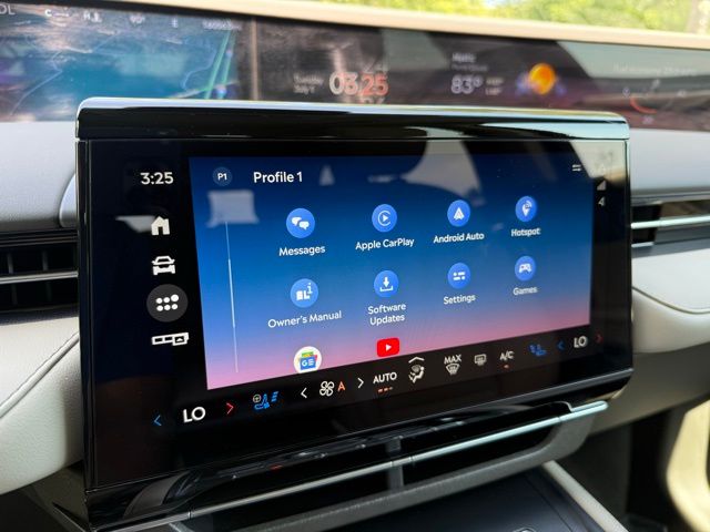 Vehicle image 26 of 42