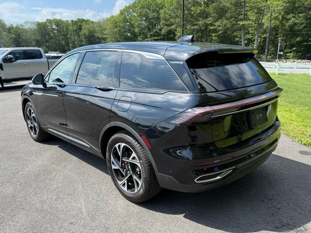Vehicle image 7 of 42