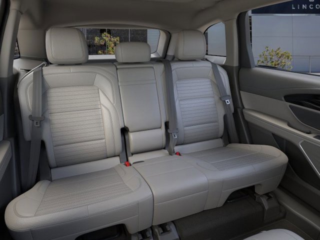 2024 Lincoln Nautilus Reserve Image 12 of 23