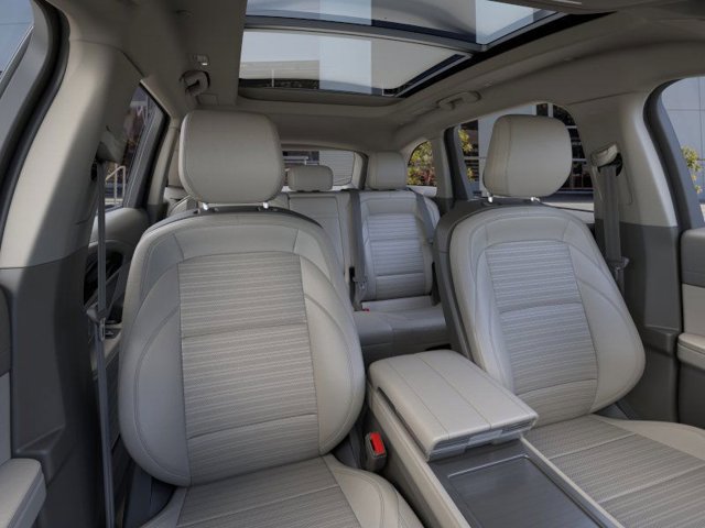 2024 Lincoln Nautilus Reserve Image 11 of 23