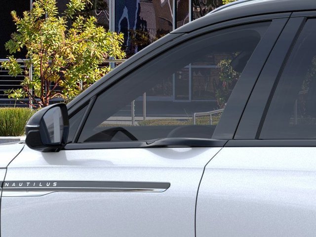 2024 Lincoln Nautilus Reserve Image 21 of 23