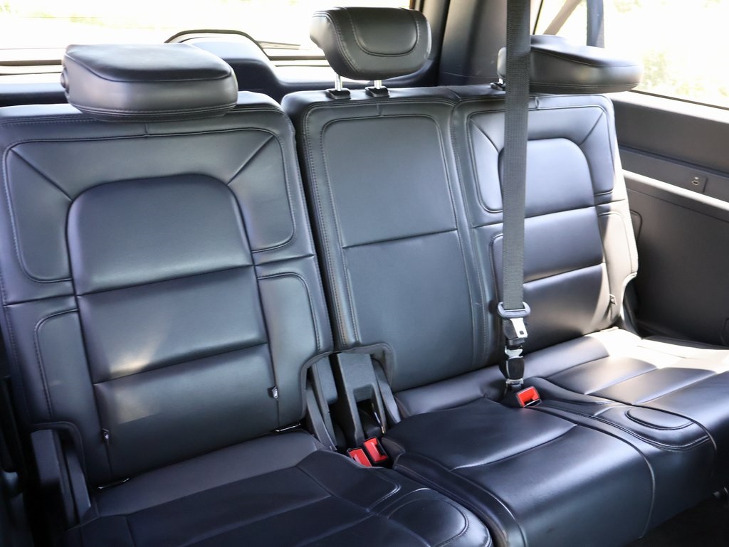 2024 Lincoln Navigator L Premiere Image 12 of 43