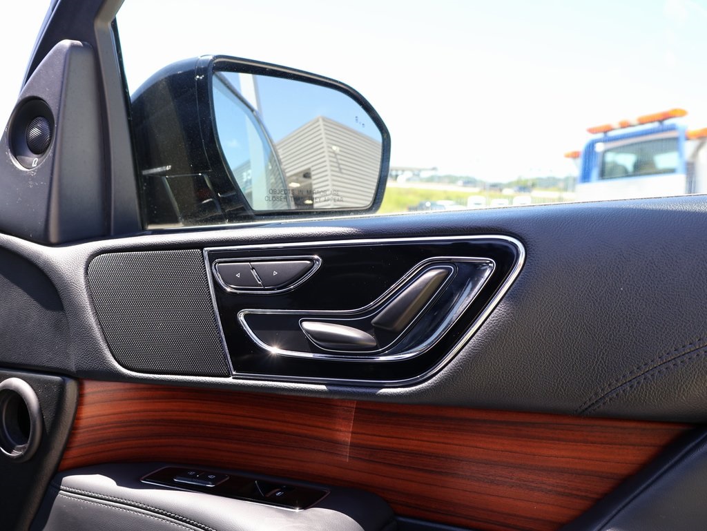 2024 Lincoln Navigator L Premiere Image 18 of 43
