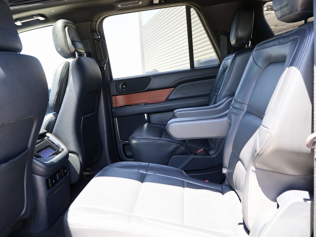 2024 Lincoln Navigator L Premiere Image 11 of 43