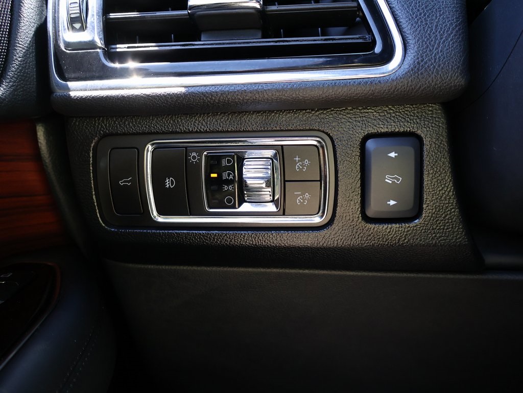 2024 Lincoln Navigator L Premiere Image 35 of 43