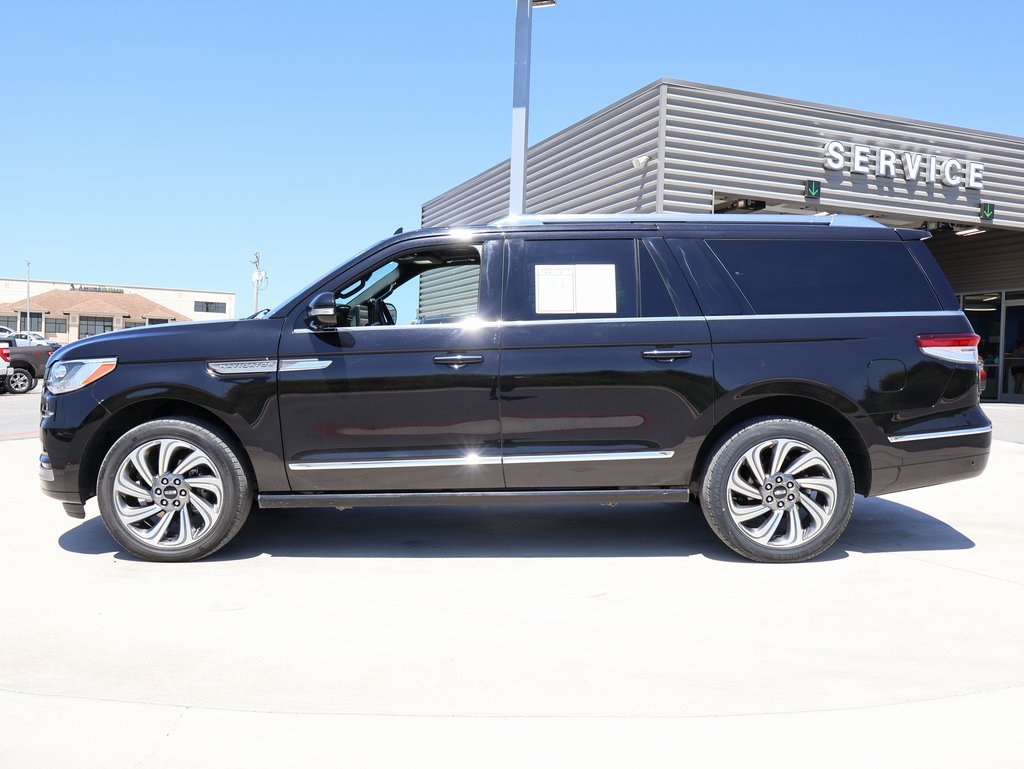 2024 Lincoln Navigator L Premiere Image 7 of 43