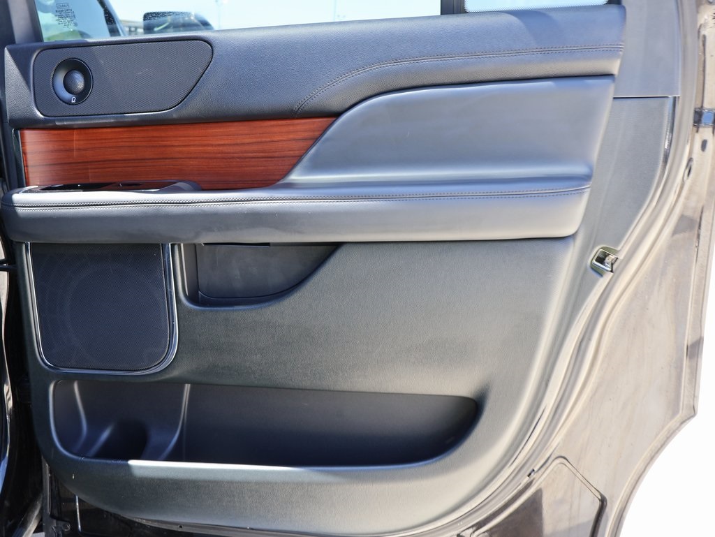 2024 Lincoln Navigator L Premiere Image 27 of 43