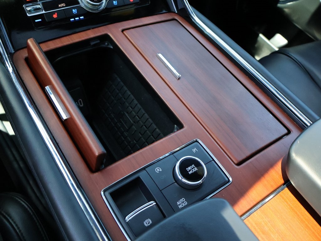 2024 Lincoln Navigator L Premiere Image 25 of 43