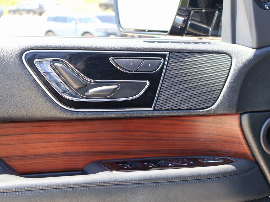 2024 Lincoln Navigator L Premiere Image 30 of 43