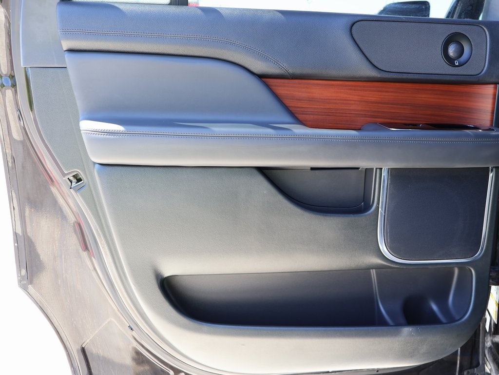 2024 Lincoln Navigator L Premiere Image 26 of 43