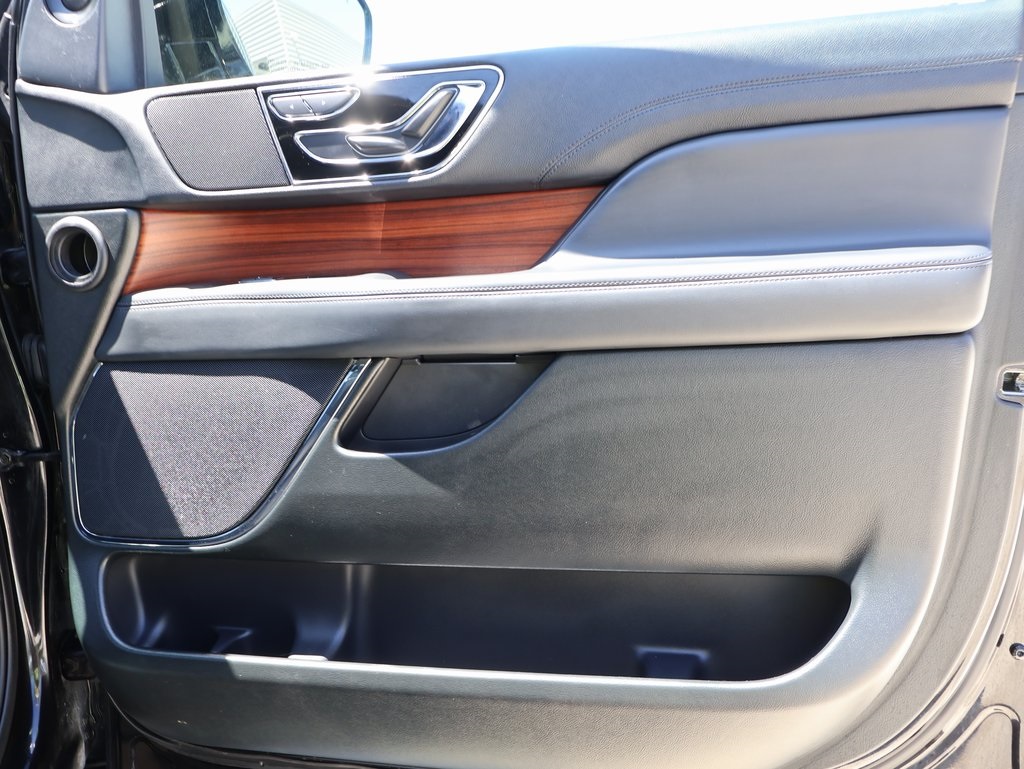 2024 Lincoln Navigator L Premiere Image 28 of 43