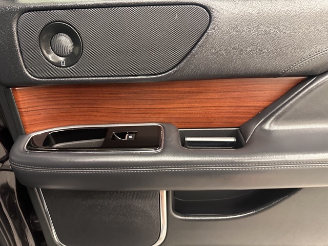 2024 Lincoln Navigator Premiere Image 26 of 41