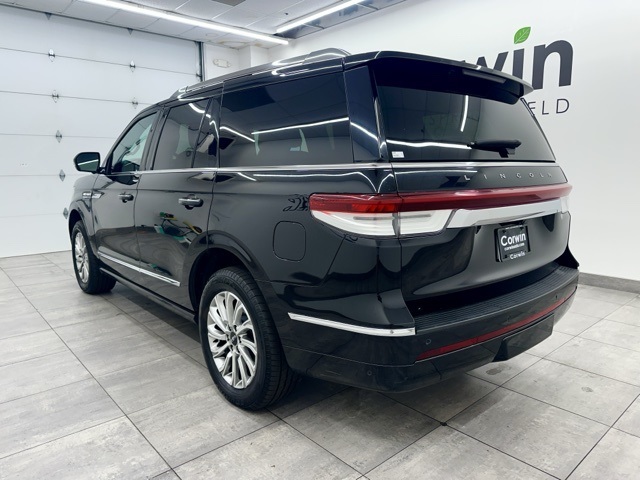 2024 Lincoln Navigator Premiere Image 6 of 41