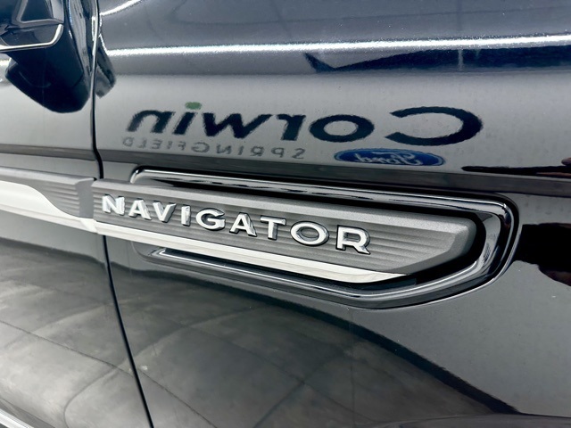 2024 Lincoln Navigator Premiere Image 39 of 41