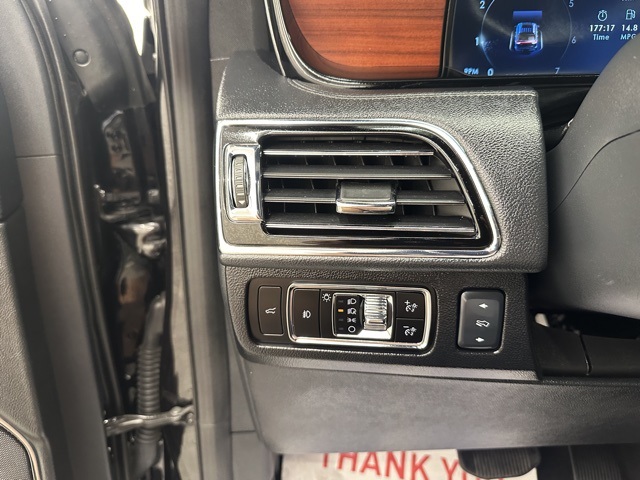 2024 Lincoln Navigator Premiere Image 28 of 41