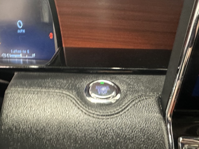 2024 Lincoln Navigator Premiere Image 19 of 41