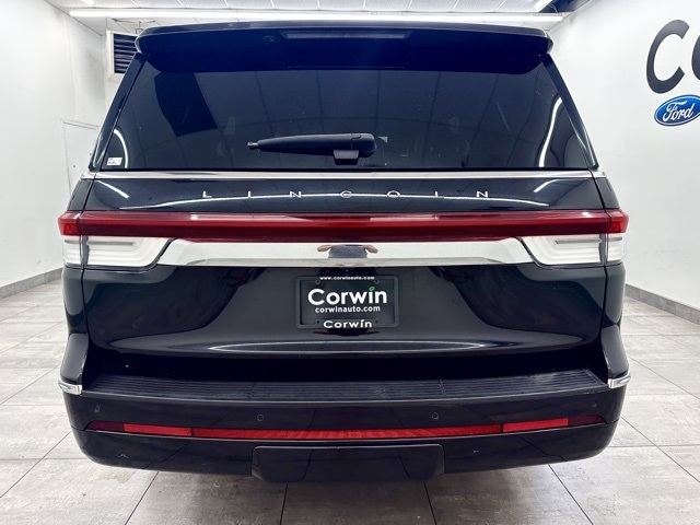 2024 Lincoln Navigator Premiere Image 5 of 41