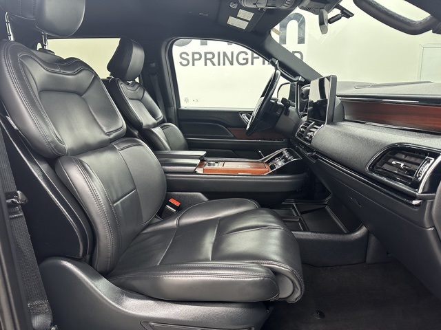 2024 Lincoln Navigator Premiere Image 14 of 41