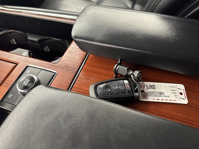 2024 Lincoln Navigator Premiere Image 29 of 41