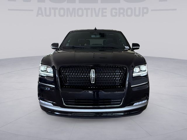 2024 Lincoln Navigator Premiere Image 3 of 26
