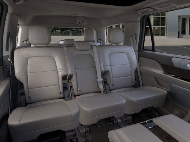Vehicle image 11 of 23