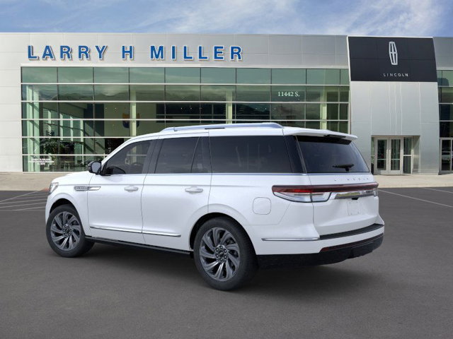 Vehicle image 4 of 23