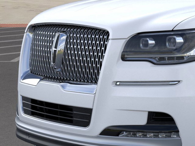 Vehicle image 17 of 23