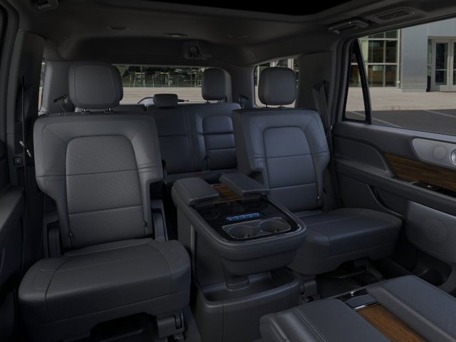 Vehicle image 11 of 23