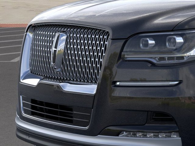 Vehicle image 17 of 23