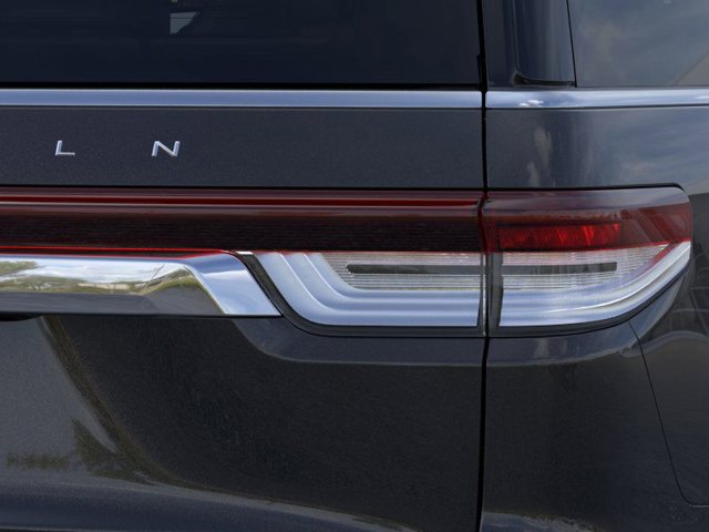 Vehicle image 21 of 23