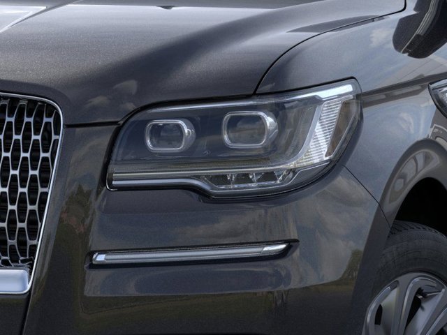 Vehicle image 18 of 23