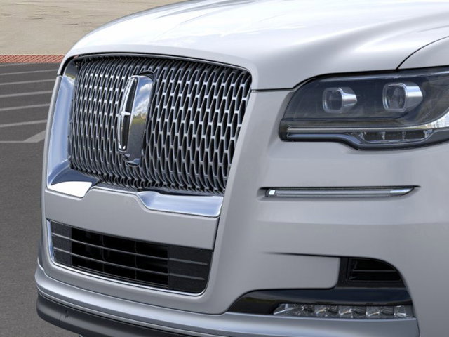 Vehicle image 17 of 23