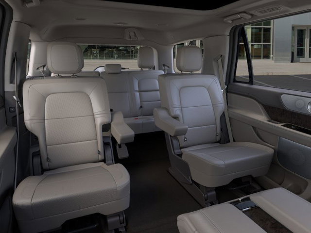 Vehicle image 11 of 23
