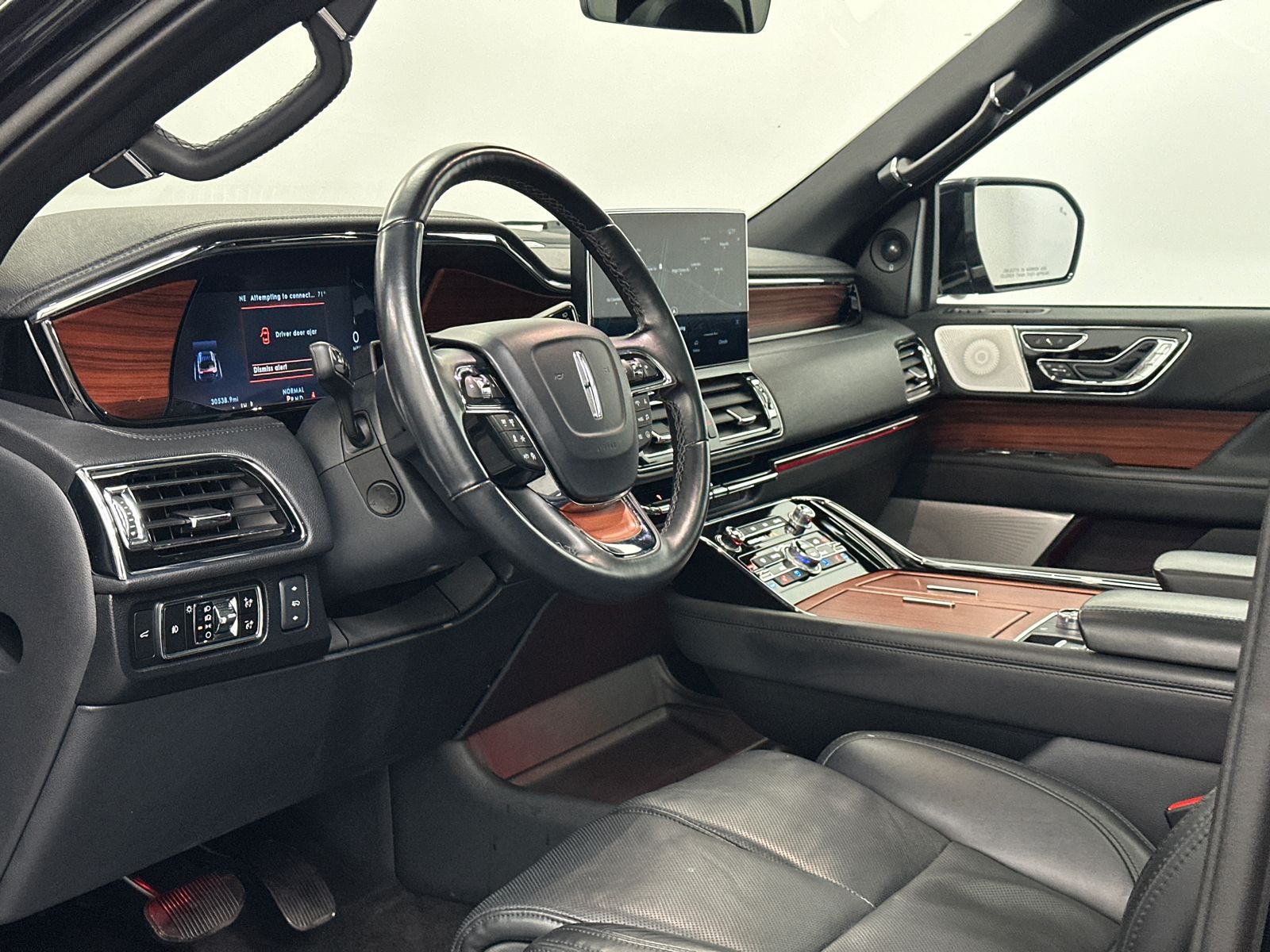 2024 Lincoln Navigator Reserve Image 13 of 40