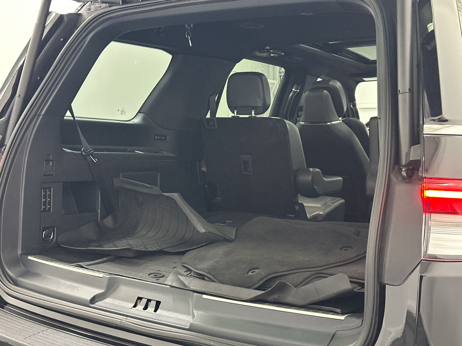 2024 Lincoln Navigator Reserve Image 6 of 40