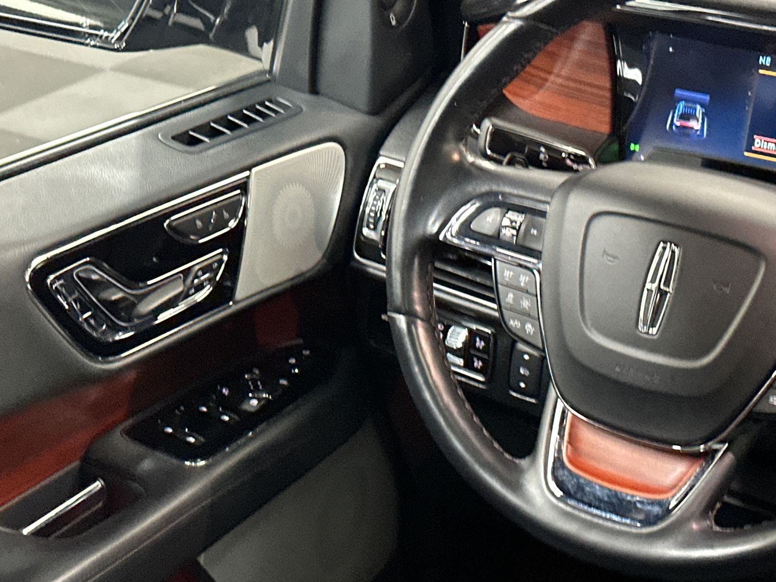 2024 Lincoln Navigator Reserve Image 30 of 40