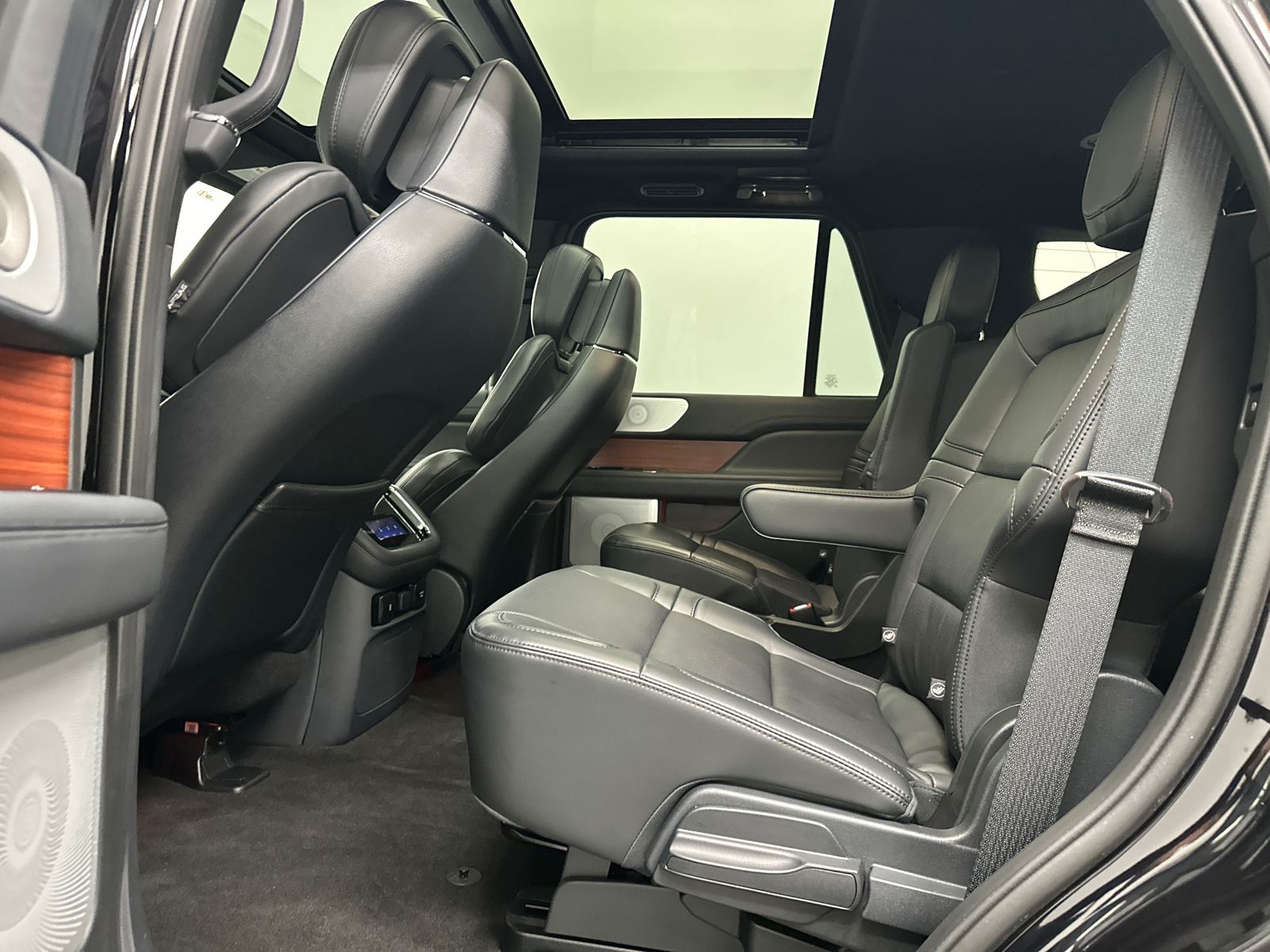 2024 Lincoln Navigator Reserve Image 9 of 40