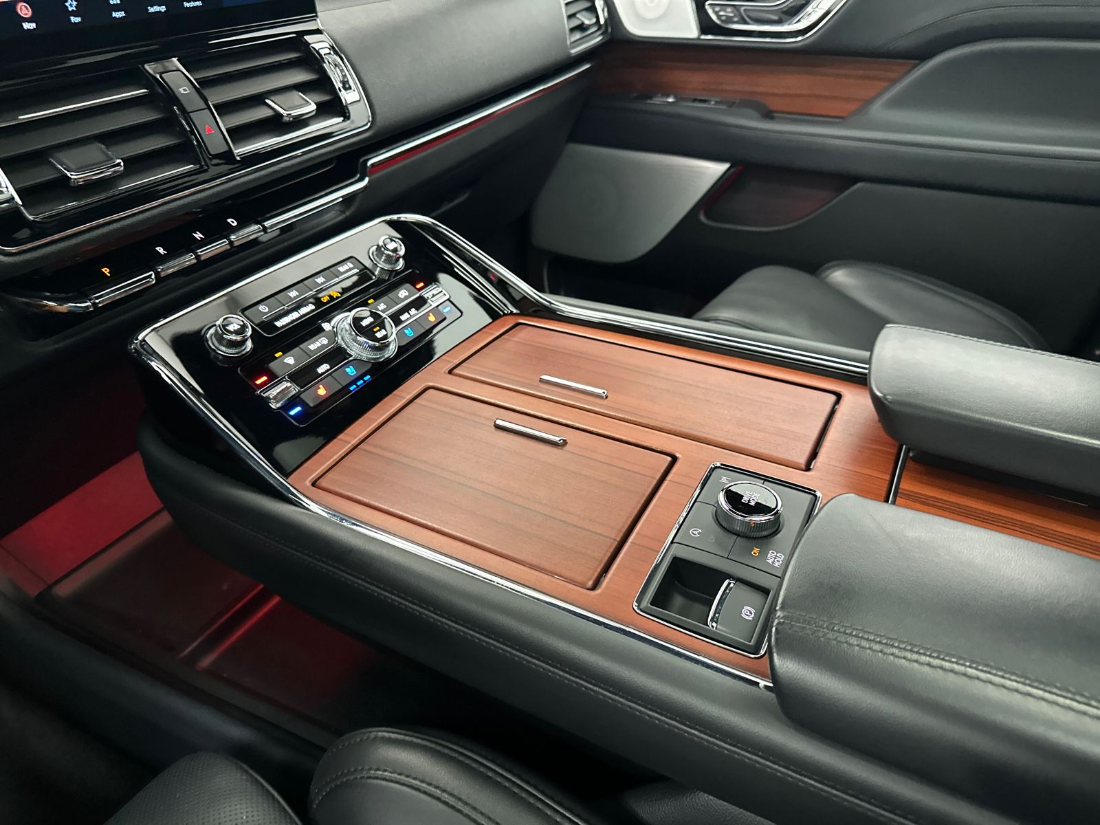 2024 Lincoln Navigator Reserve Image 23 of 40